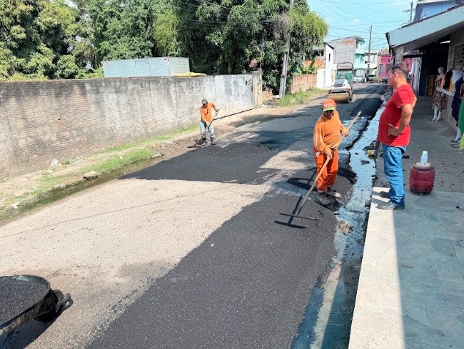 Manutenção asfáltica no bairro Petrópolis