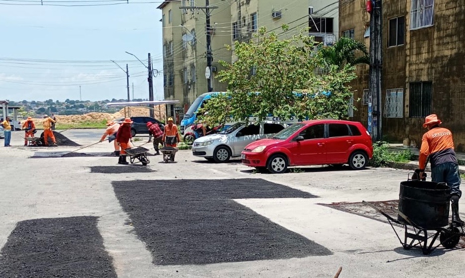 Prefeitura de Manaus leva asfalto ao conjunto Viver Melhor 2