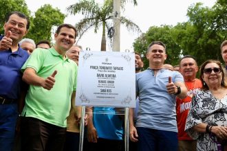 Prefeito presenteia Manaus com praça dos Remédios revitalizada Prefeito presenteia Manaus com praça dos Remédios revitalizada