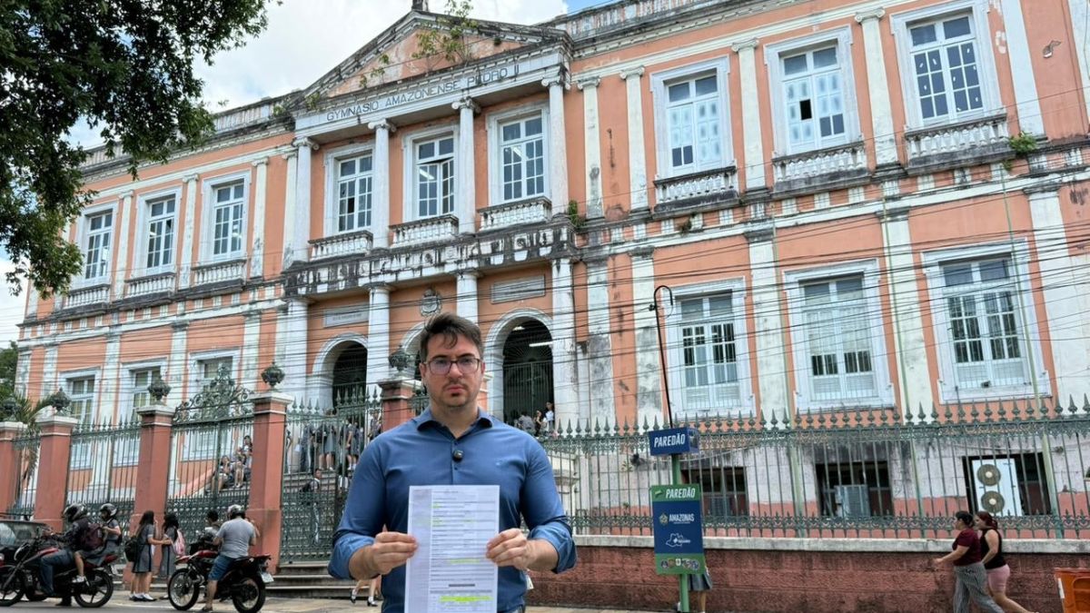 Rodrigo Guedes denuncia abandono do Colégio Amazonense Dom Pedro II Rodrigo Guedes denuncia abandono do Colégio Amazonense Dom Pedro II