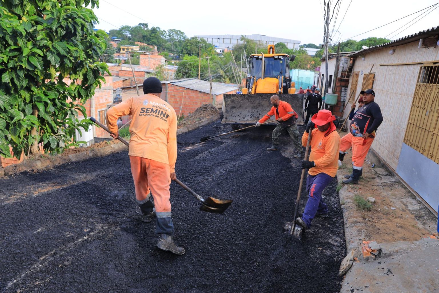 Prefeitura de Manaus chega ao bairro Gilberto Mestrinho