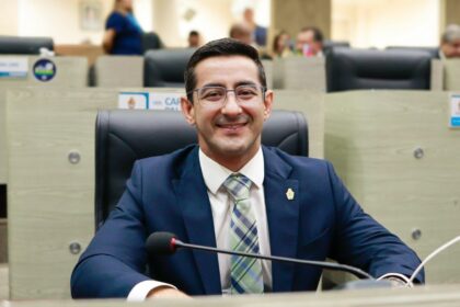 Saimon Bessa destaca avanços e reforça compromisso com a população no Dia do Vereador