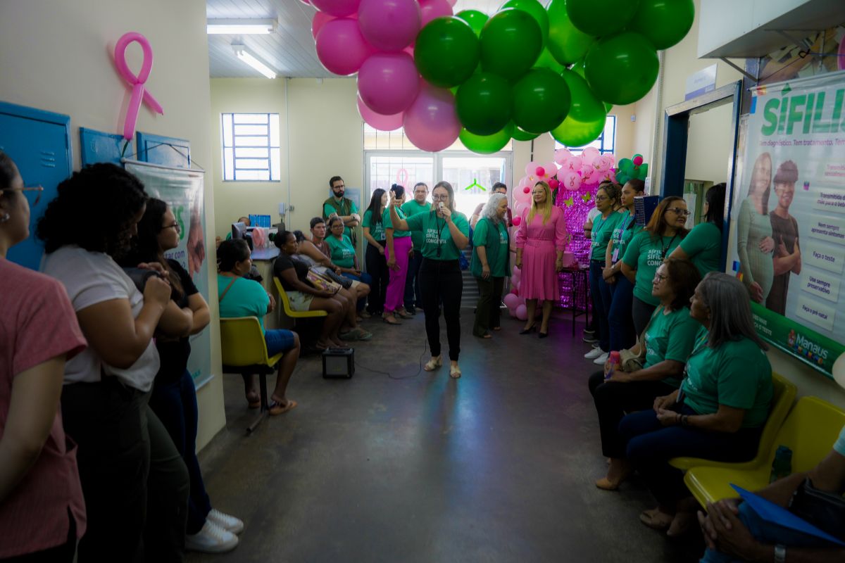 Moradores do Puraquequara participam de atividades educativas da prefeitura sobre sífilis e câncer de mama