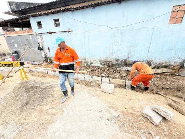 Recuperação do sistema de drenagem no bairro Lírio do Vale