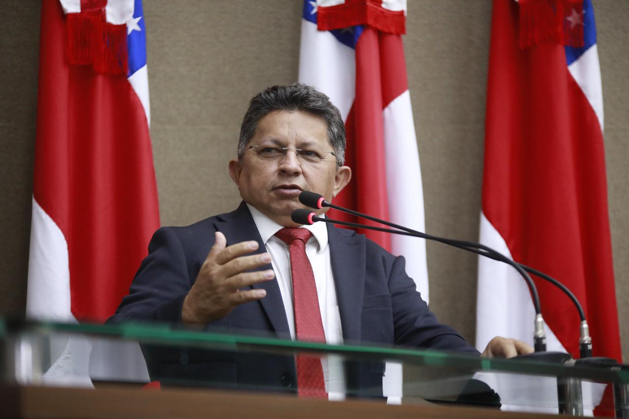 Sinésio Campos defende soberania do Brasil e elogia diálogo diplomático entre Lula e Trump