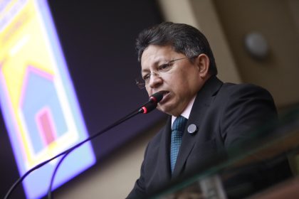 Sinésio Campos destaca impacto do programa ‘Luz do Povo’ no Amazonas