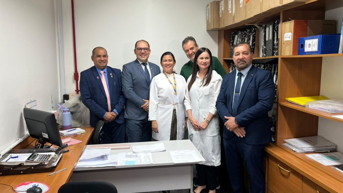 Gilmar Nascimento visita Laboratório Municipal e defende a implantação do exame DNA-HPV no Amazonas