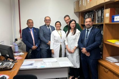 Gilmar Nascimento visita Laboratório Municipal e defende a implantação do exame DNA-HPV no Amazonas