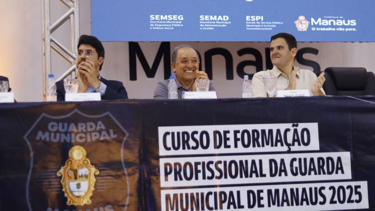 Professor Samuel prestigia encerramento do Curso de Formação da Guarda Municipal de Manaus Professor Samuel prestigia encerramento do Curso de Formação da Guarda Municipal de Manaus