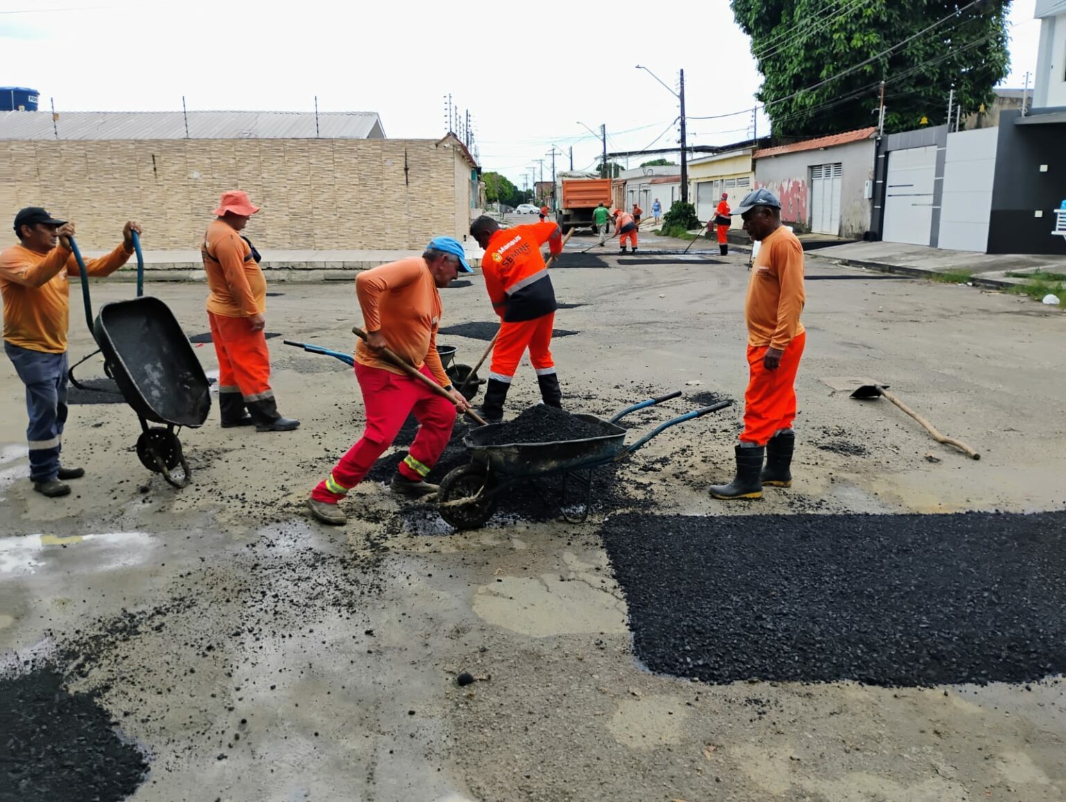 Prefeitura de Manaus realiza recuperação asfáltica