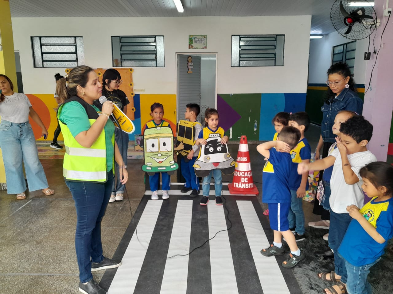 Prefeitura de Manaus promove ação educativa de trânsito em Cmei no Alvorada