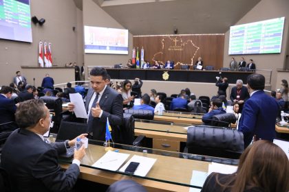 Deputados destacam os 37 anos da Constituição Cidadã que transformou o Brasil