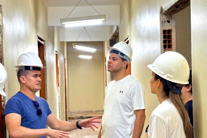 Prefeito David Almeida vistoria obras do Centro Pop, Casa de Passagem e Cras do Mutirão em Manaus