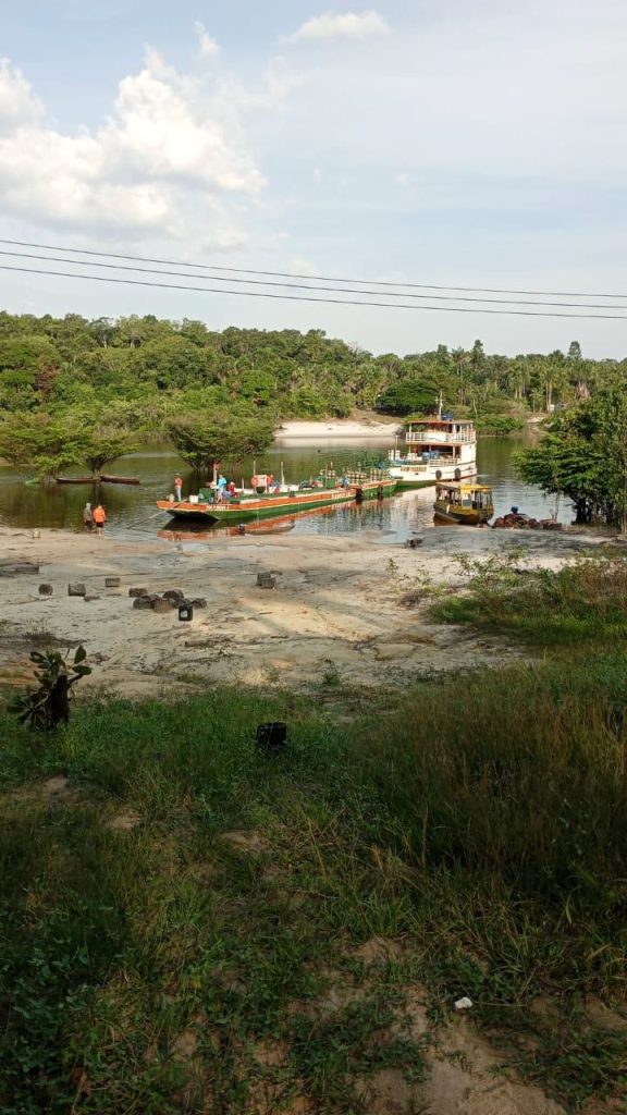 Com apoio do Governo do Amazonas, escolas no Lago Mipindiaú recebem Feira de Ciências Ribeirinha