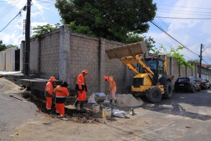 Prefeitura de Manaus executa recuperação emergencial em rede de drenagem profunda no bairro Aleixo