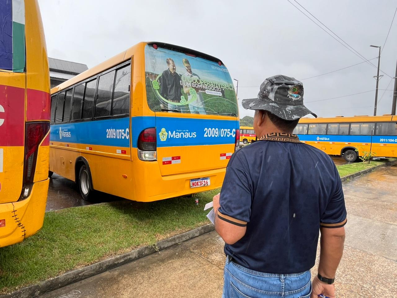 Prefeitura vistoria veículos do transporte complementar