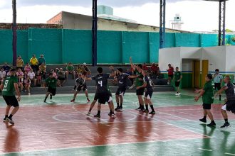 Mais de 130 servidores da Semed participam da final de handebol do Jiss 2025