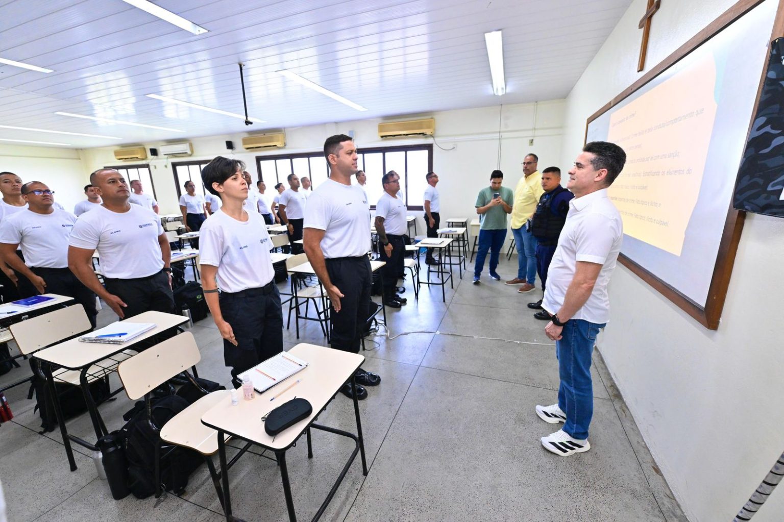 Prefeito David acompanha formação de novos guardas municipais