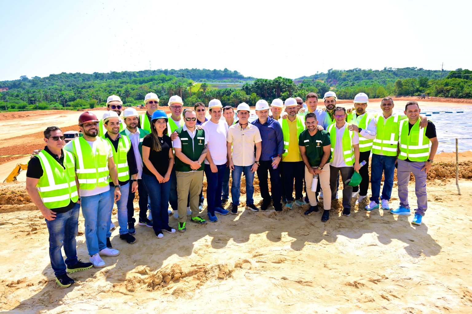 Prefeito David Almeida apresenta obras do primeiro aterro sanitário do Amazonas e destaca avanço do Plano Municipal de Resíduos Sólidos