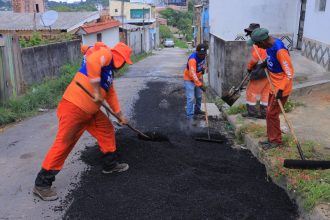 Prefeitura de Manaus revitaliza via do bairro Nova Vitória