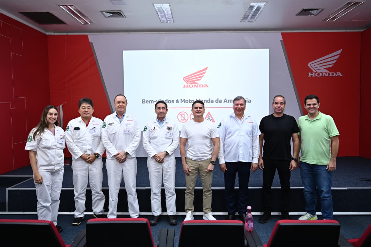 Prefeito David Almeida visita fábrica da Moto Honda da Amazônia