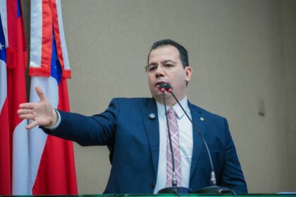 Wilker Barreto denuncia contrato de R$ 52,9 milhões da Seduc com recursos do Fundeb