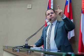 Wilker Barreto volta a alertar sobre contrato bilionário firmado pelo Governo com organização social investigada em outros estados