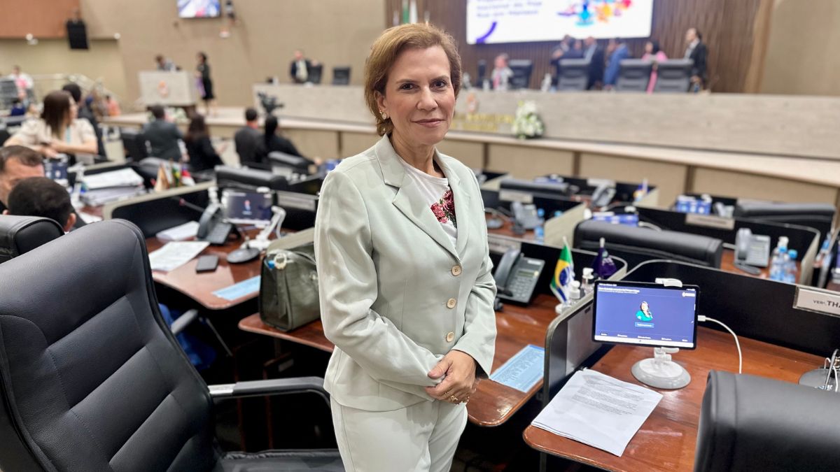 Yomara Lins celebra a promulgação da Frente Parlamentar Cristã na Câmara Municipal de Manaus – Câmara Municipal de Manaus
