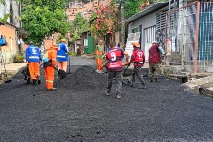 Prefeitura de Manaus revitaliza vias na comunidade Val Paraíso