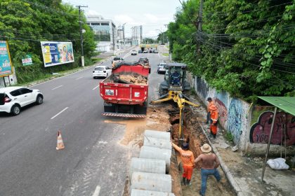 PMM recupera drenagem profunda na av. Umberto Calderaro Filho