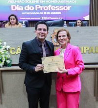 Yomara Lins homenageia professores durante Reunião Solene na CMM