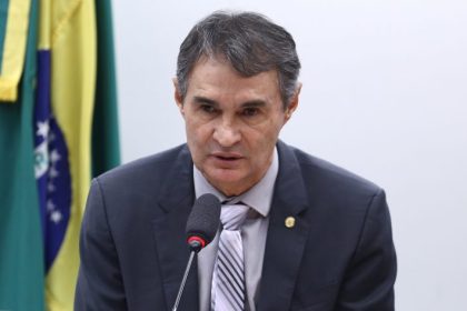 Comissão debate política nacional de atenção a mulheres na menopausa