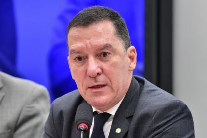 Projeto de lei assegura assistência jurídica a policial acusado