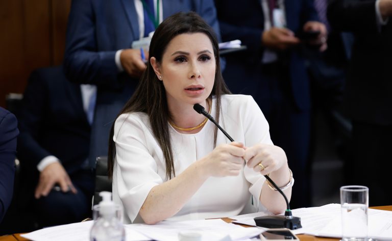 Comissão debate violência política nas universidades brasileiras Comissão debate violência política nas universidades brasileiras