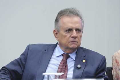 Comissão aprova projeto que torna obrigatório comissário de bordo fluente em português em voos passando pelo Brasil