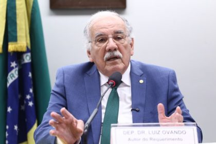 Comissão aprova projeto para permitir vacinação sem documentos de identificação