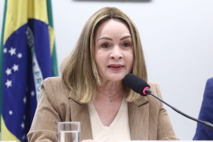 Projeto reserva assento para pessoas com obesidade mórbida em ônibus e aviões
