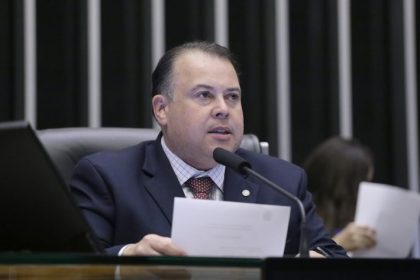 Comissão aprova projeto que exige uniforme de seleções oficiais nas cores da bandeira nacional