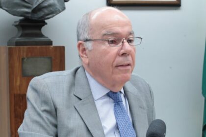 Mauro Vieira defende plano de Trump para Gaza e responde a críticas sobre política externa na Câmara