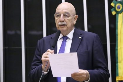 Publicação da Câmara dos Deputados analisa como combater a violência nas escolas; ouça