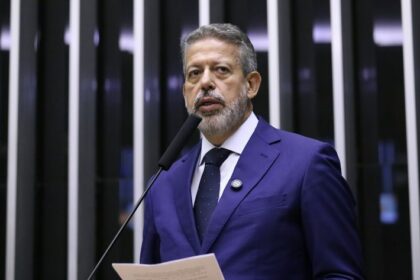 Câmara aprova projeto que isenta do Imposto de Renda quem ganha até R$ 5 mil por mês