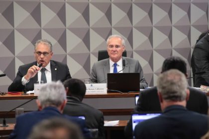 Com placar apertado, comissão mista aprova medida provisória para compensar IOF