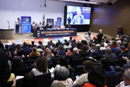 Entidades de servidores rejeitam proposta de reforma administrativa