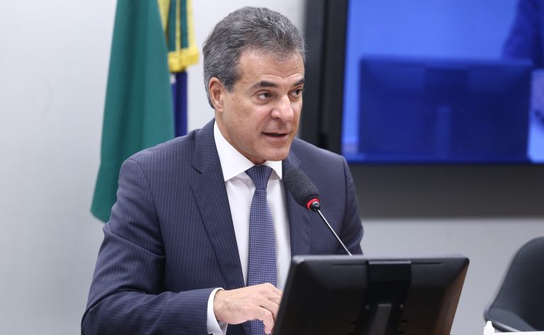 Participantes de seminário na Câmara apontam necessidade de correção dos tetos do MEI e do Simples