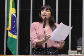Câmara aprova projeto que prevê medidas para assegurar o convívio de crianças com a natureza
