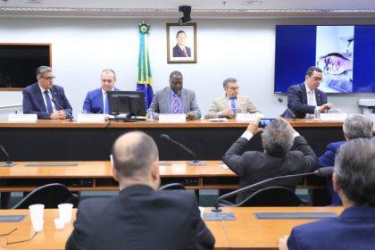 Deputados pedem explicações ao Ministério da Saúde sobre denúncias contra o programa Mais Médicos