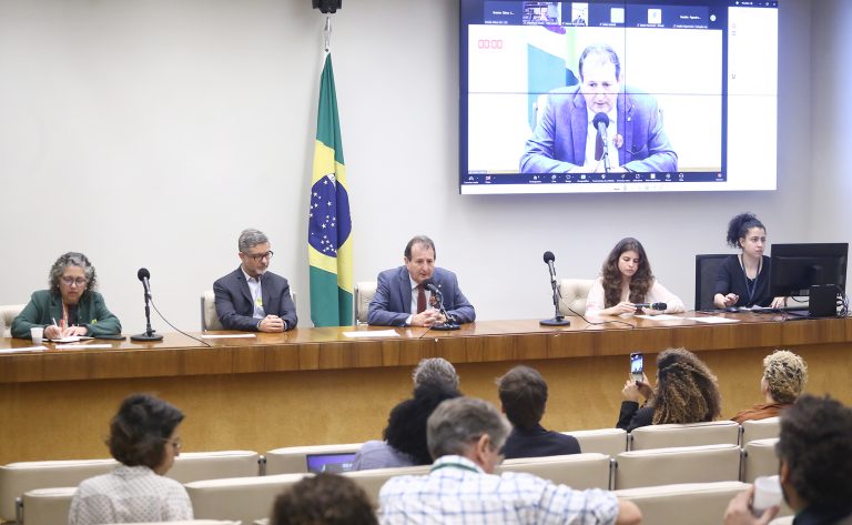 Frente ambientalista vê petróleo, licenciamento e metas climáticas como contradições na COP30