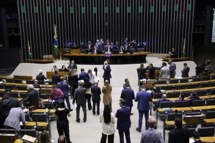 Câmara aprova projeto que cria punição para o crime de usar pessoas como escudo humano