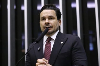 Câmara aprova punição e torna hediondo o crime de obstruir vias para praticar crimes