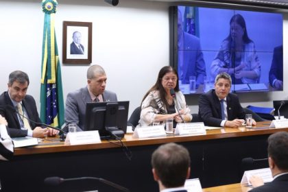 Deputados buscam solução para entrave no rateio de R$ 767 milhões das bets entre atletas e clubes